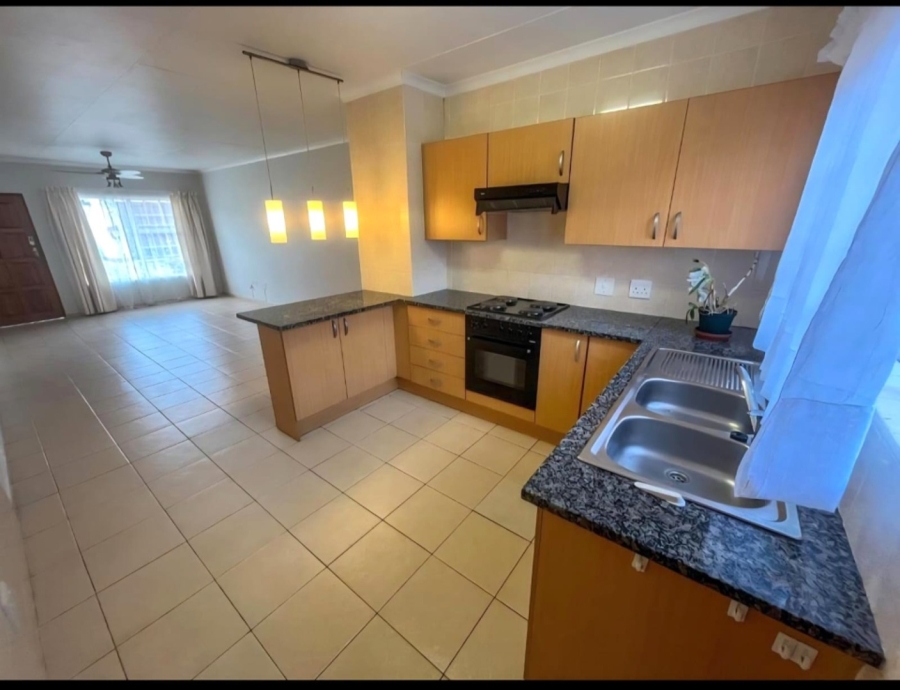 2 Bedroom Property for Sale in Mulbarton Gauteng