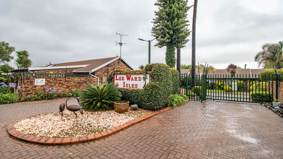 2 Bedroom Property for Sale in Goedeburg Gauteng