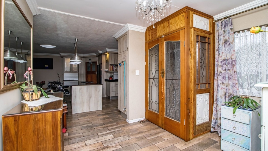 2 Bedroom Property for Sale in Goedeburg Gauteng