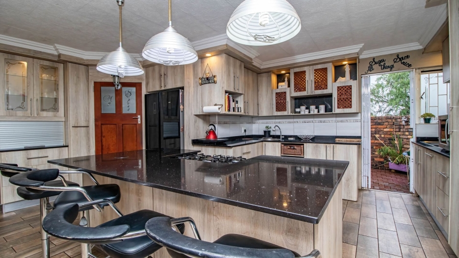 2 Bedroom Property for Sale in Goedeburg Gauteng