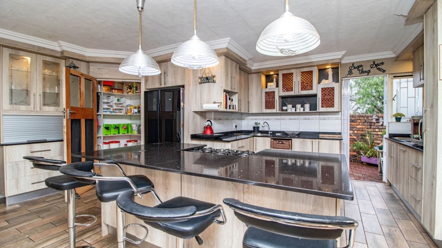 2 Bedroom Property for Sale in Goedeburg Gauteng