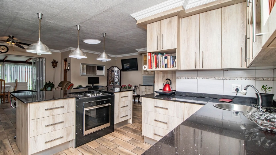 2 Bedroom Property for Sale in Goedeburg Gauteng