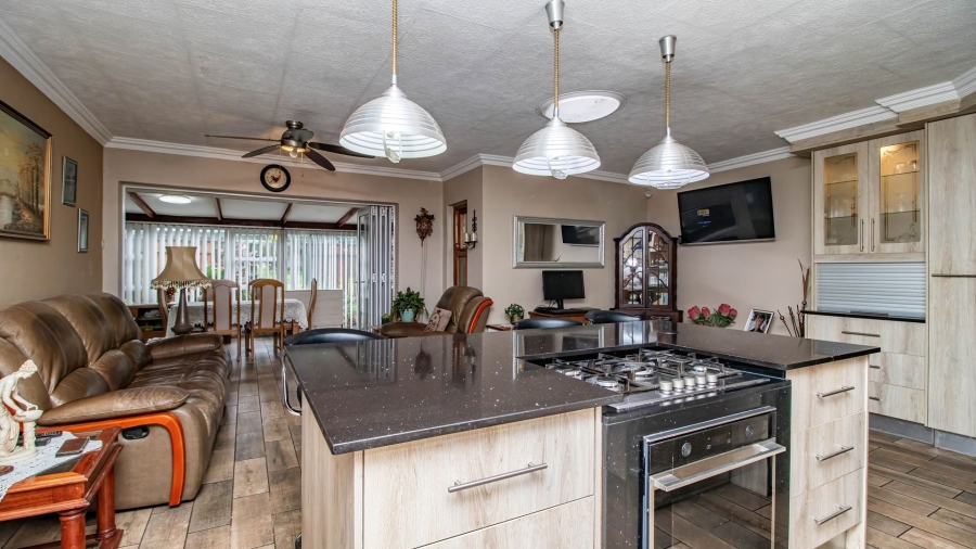 2 Bedroom Property for Sale in Goedeburg Gauteng