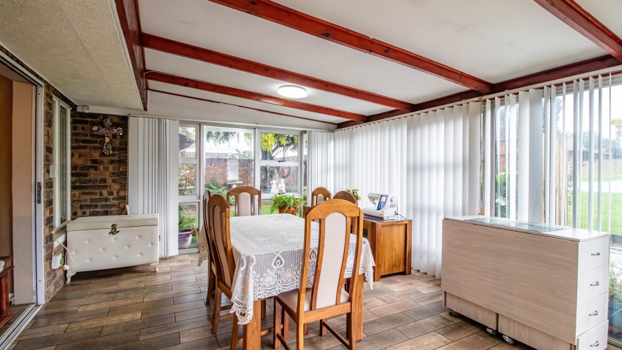 2 Bedroom Property for Sale in Goedeburg Gauteng