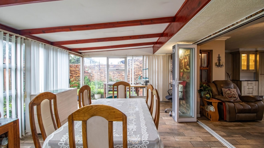 2 Bedroom Property for Sale in Goedeburg Gauteng