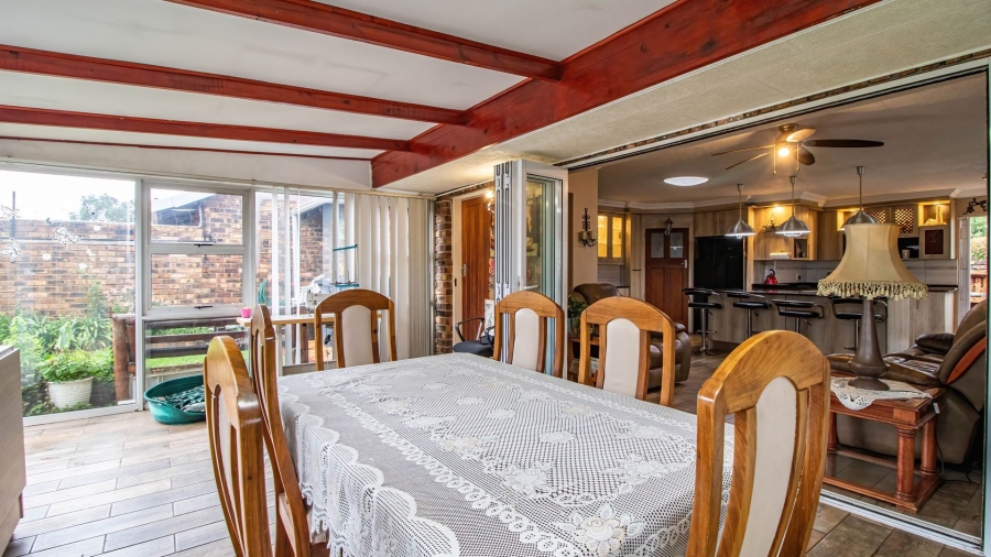 2 Bedroom Property for Sale in Goedeburg Gauteng