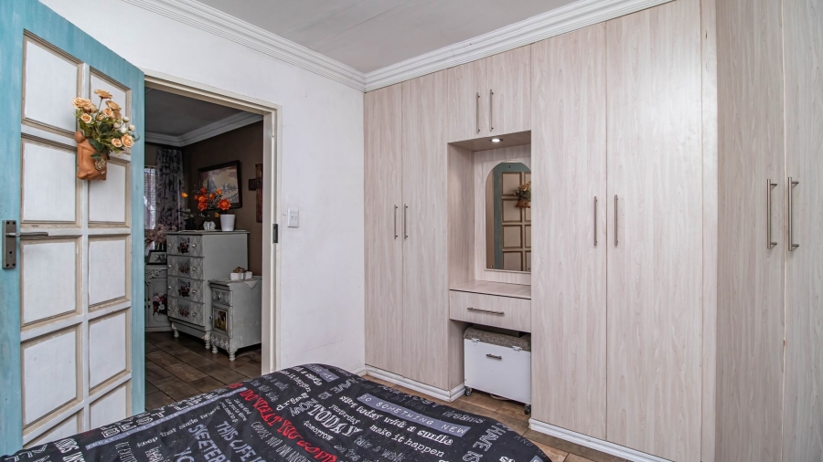 2 Bedroom Property for Sale in Goedeburg Gauteng