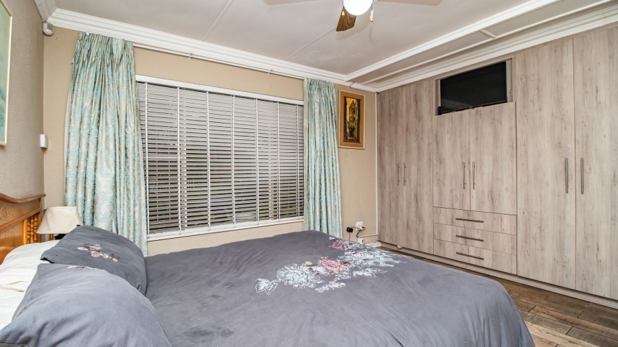 2 Bedroom Property for Sale in Goedeburg Gauteng