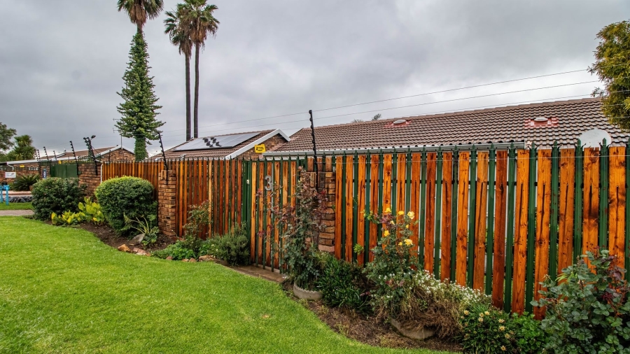 2 Bedroom Property for Sale in Goedeburg Gauteng