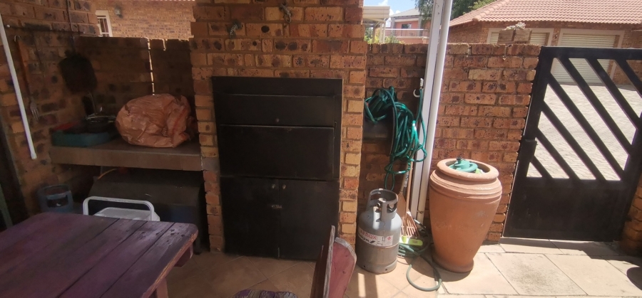 2 Bedroom Property for Sale in New State Areas Gauteng