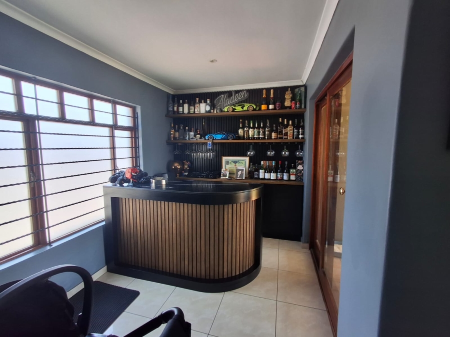 To Let 3 Bedroom Property for Rent in Beyers Park Gauteng