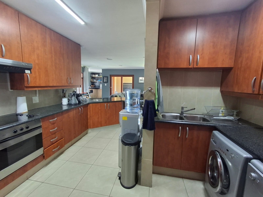 To Let 3 Bedroom Property for Rent in Beyers Park Gauteng