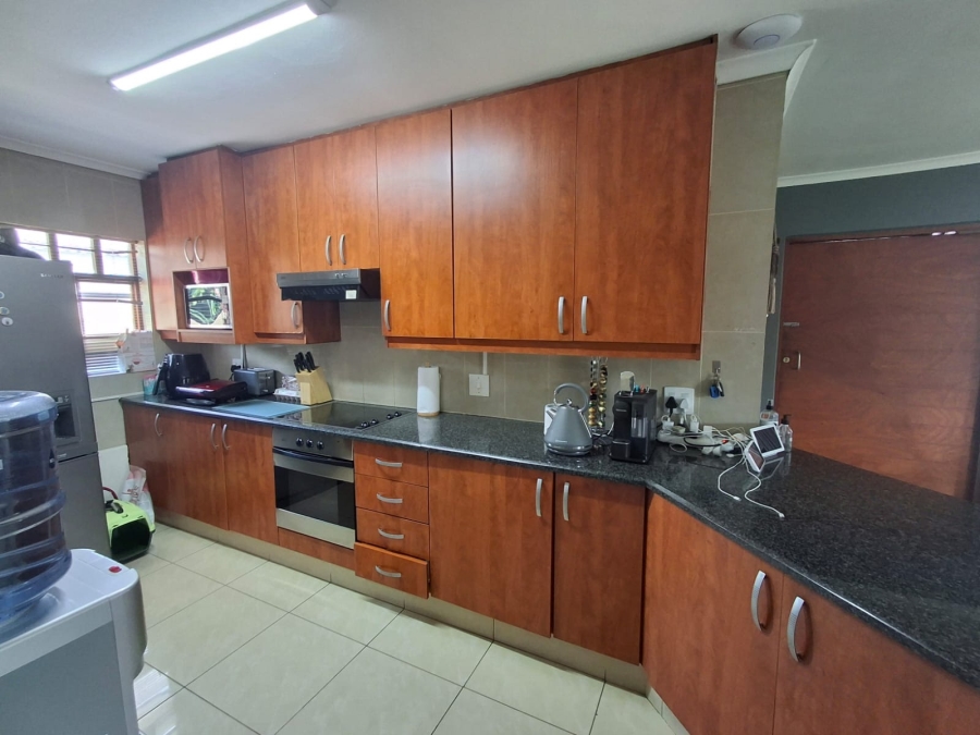 To Let 3 Bedroom Property for Rent in Beyers Park Gauteng