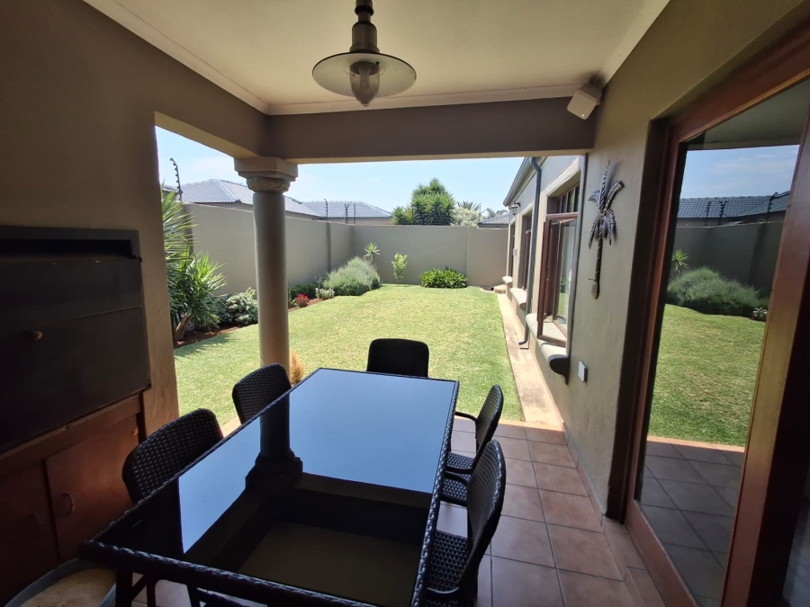 To Let 3 Bedroom Property for Rent in Beyers Park Gauteng