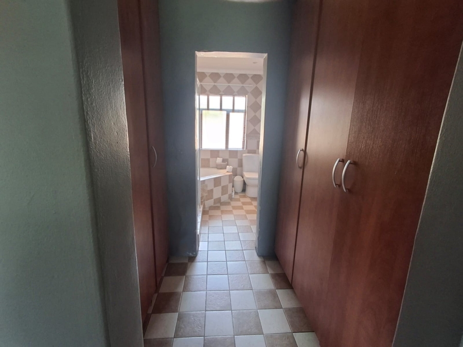 To Let 3 Bedroom Property for Rent in Beyers Park Gauteng