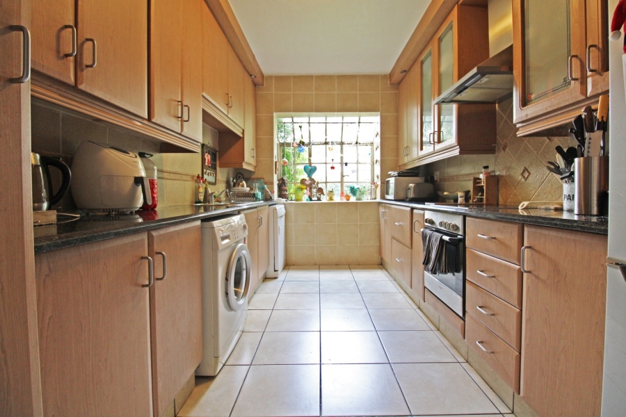 2 Bedroom Property for Sale in Bryanston Gauteng