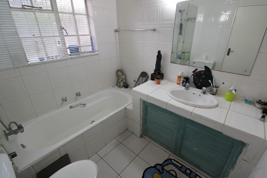 2 Bedroom Property for Sale in Bryanston Gauteng