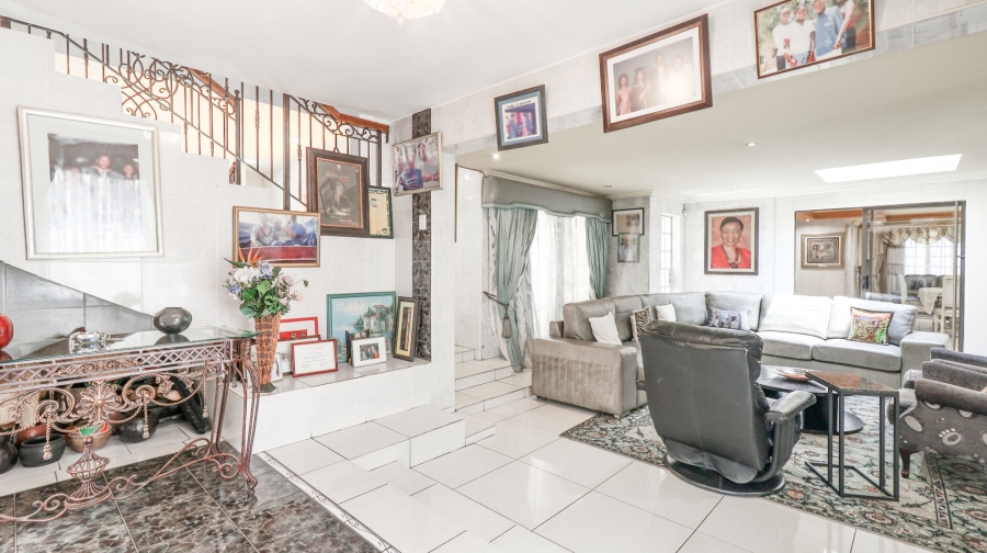 5 Bedroom Property for Sale in Fourways Gauteng