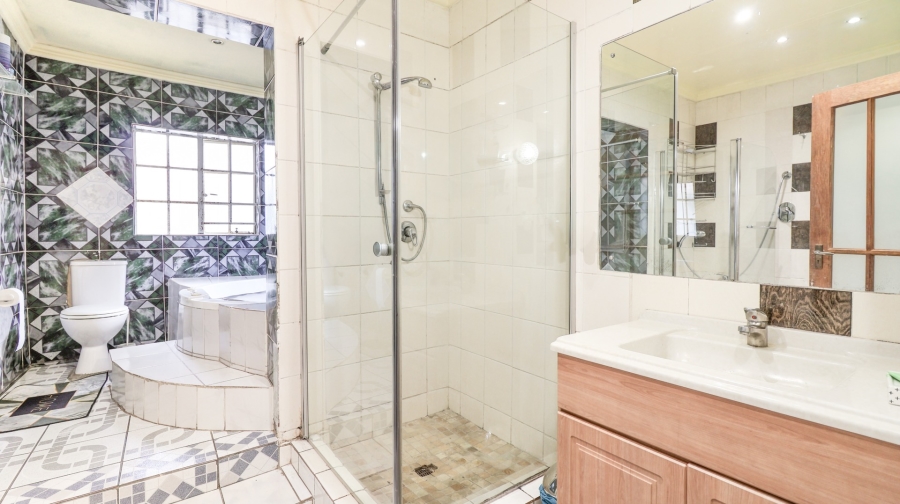 5 Bedroom Property for Sale in Fourways Gauteng