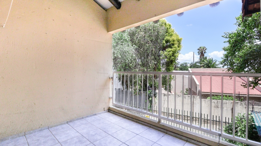 2 Bedroom Property for Sale in Lonehill Gauteng