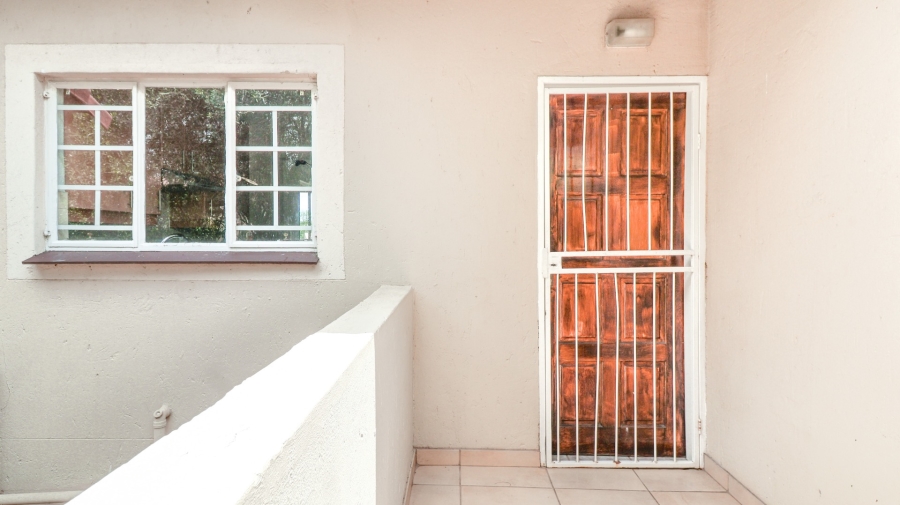 2 Bedroom Property for Sale in Lonehill Gauteng