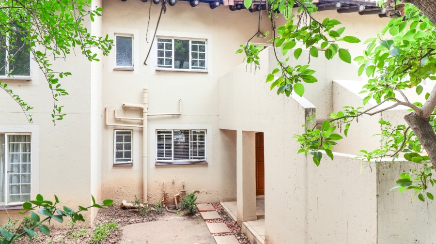 2 Bedroom Property for Sale in Lonehill Gauteng