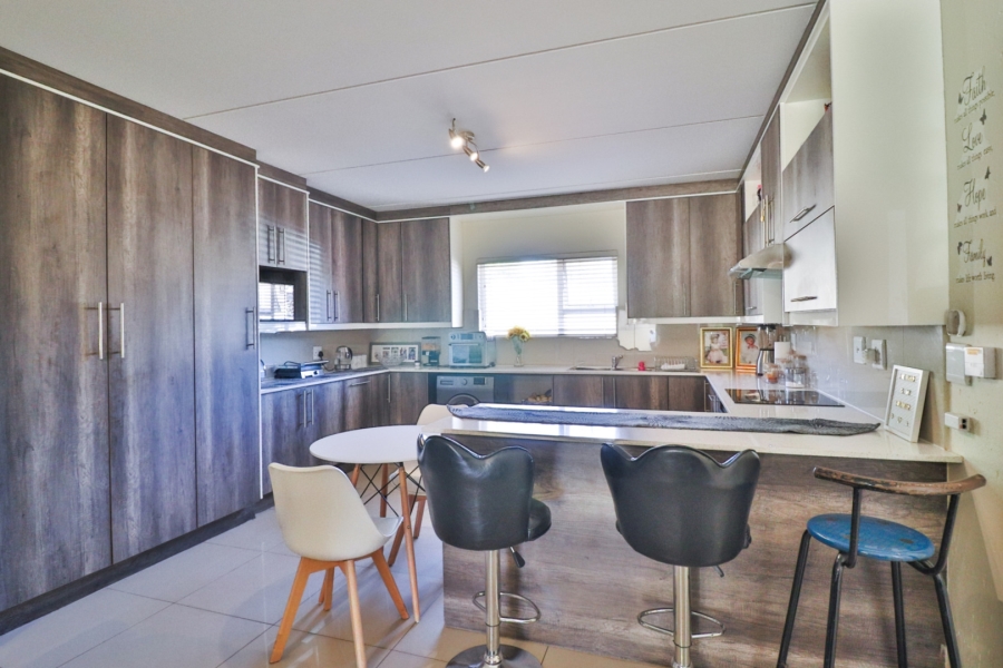 3 Bedroom Property for Sale in Morehill Gauteng