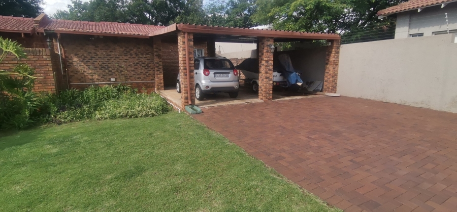 4 Bedroom Property for Sale in Dalpark Proper Gauteng