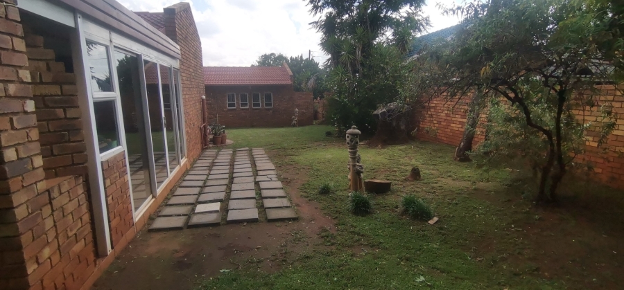 4 Bedroom Property for Sale in Dalpark Proper Gauteng