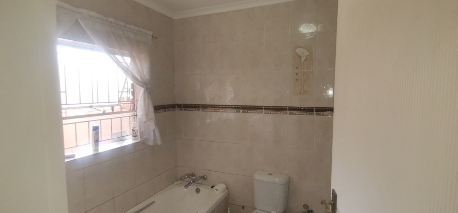 4 Bedroom Property for Sale in Dalpark Proper Gauteng