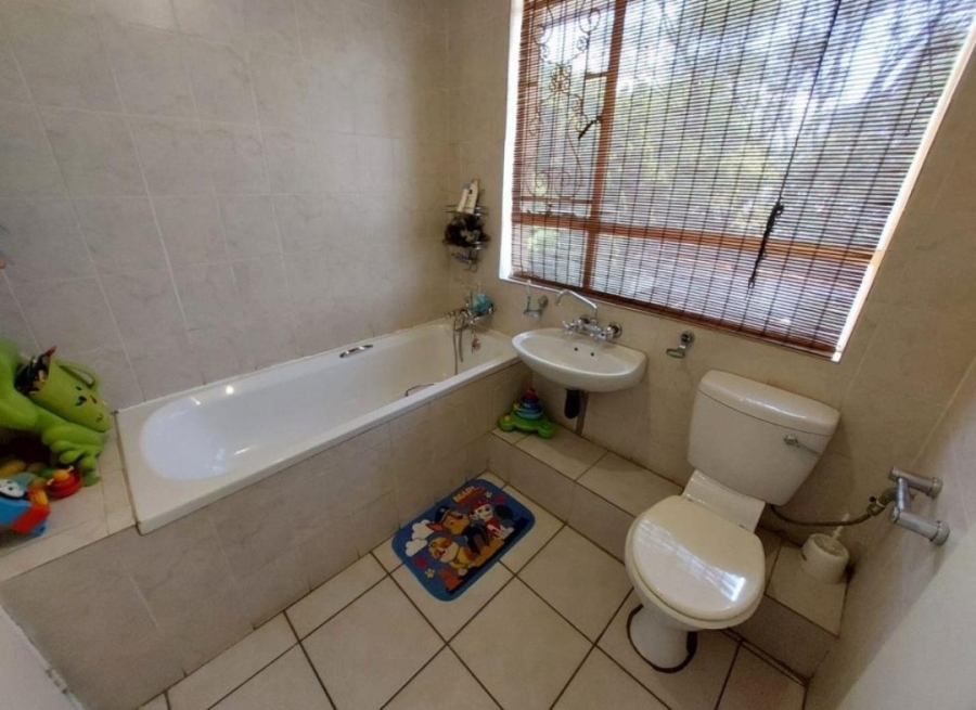 5 Bedroom Property for Sale in Brenthurst Gauteng