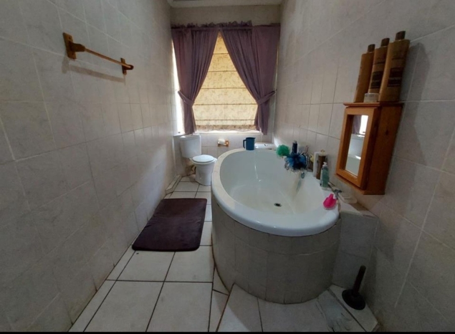 5 Bedroom Property for Sale in Brenthurst Gauteng