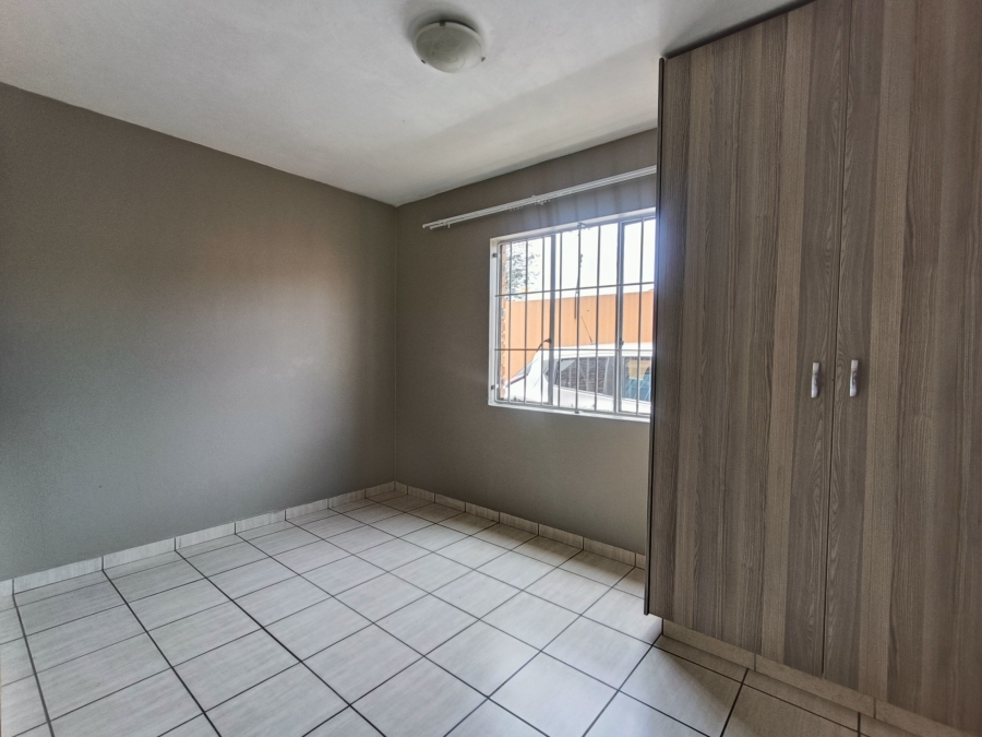 To Let 2 Bedroom Property for Rent in Turf Club Gauteng