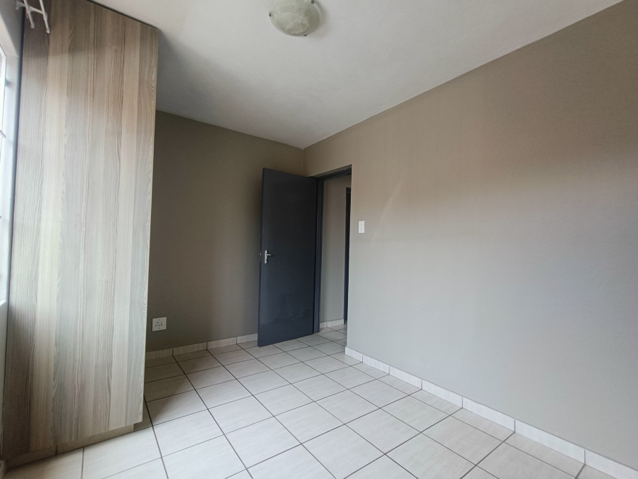 To Let 2 Bedroom Property for Rent in Turf Club Gauteng