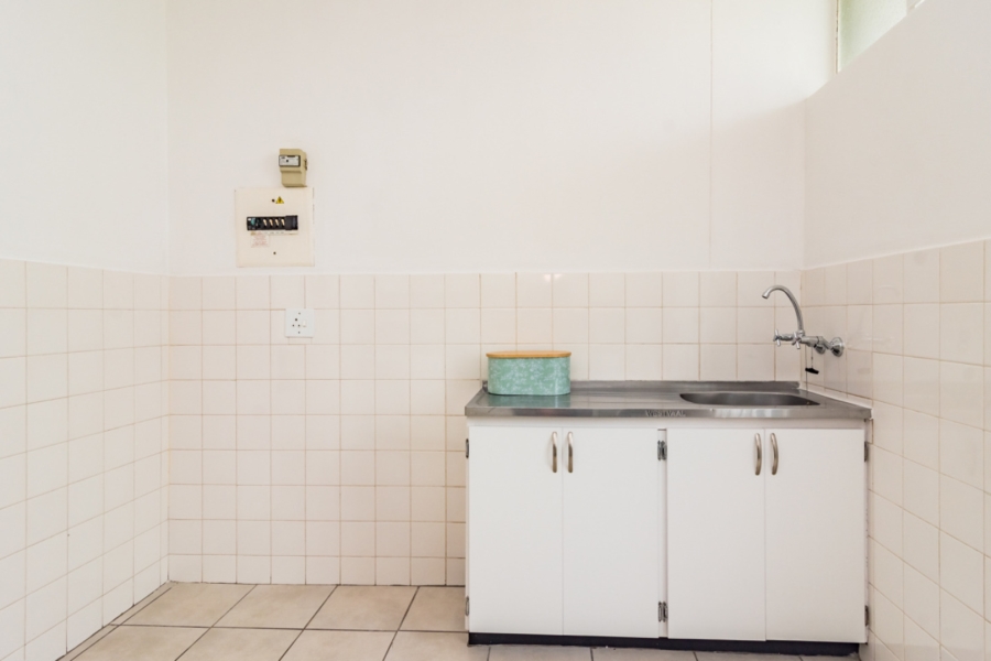 To Let 2 Bedroom Property for Rent in Honeyhills Gauteng