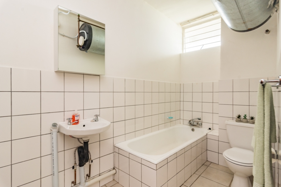 To Let 2 Bedroom Property for Rent in Honeyhills Gauteng