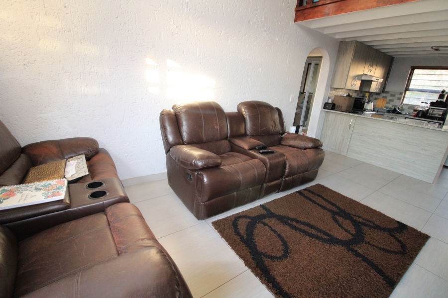 To Let 1 Bedroom Property for Rent in Lonehill Gauteng