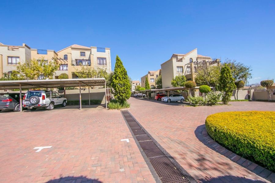 To Let 1 Bedroom Property for Rent in Lonehill Gauteng