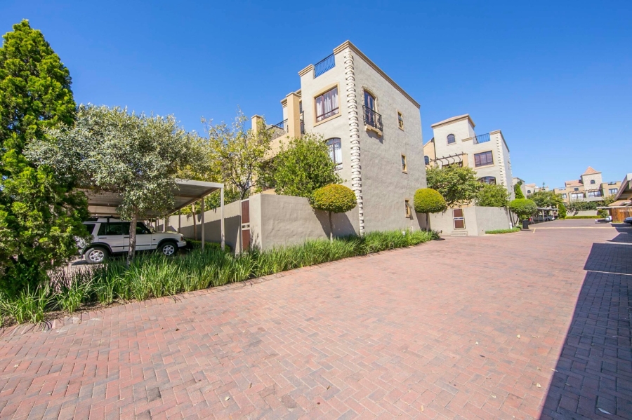 To Let 1 Bedroom Property for Rent in Lonehill Gauteng