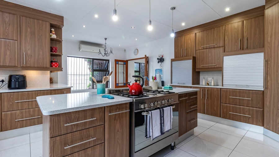 3 Bedroom Property for Sale in Farrarmere Gauteng