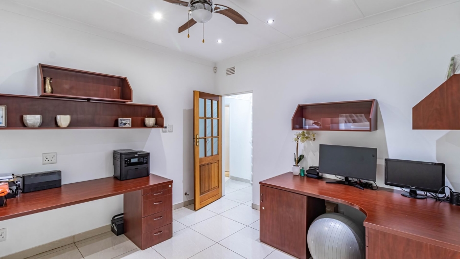 3 Bedroom Property for Sale in Farrarmere Gauteng