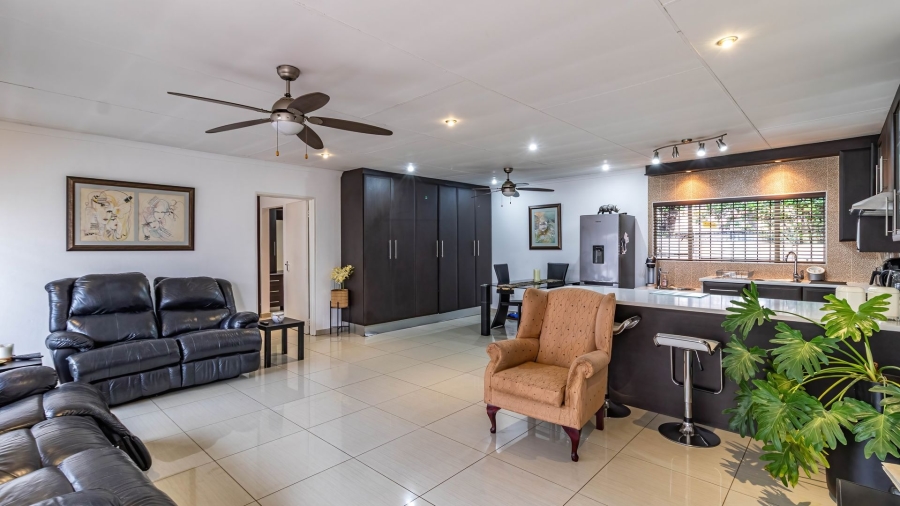 3 Bedroom Property for Sale in Farrarmere Gauteng