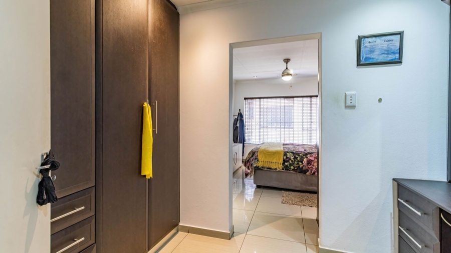 3 Bedroom Property for Sale in Farrarmere Gauteng