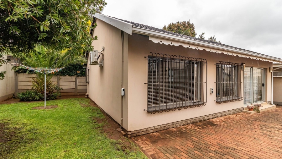 3 Bedroom Property for Sale in Farrarmere Gauteng