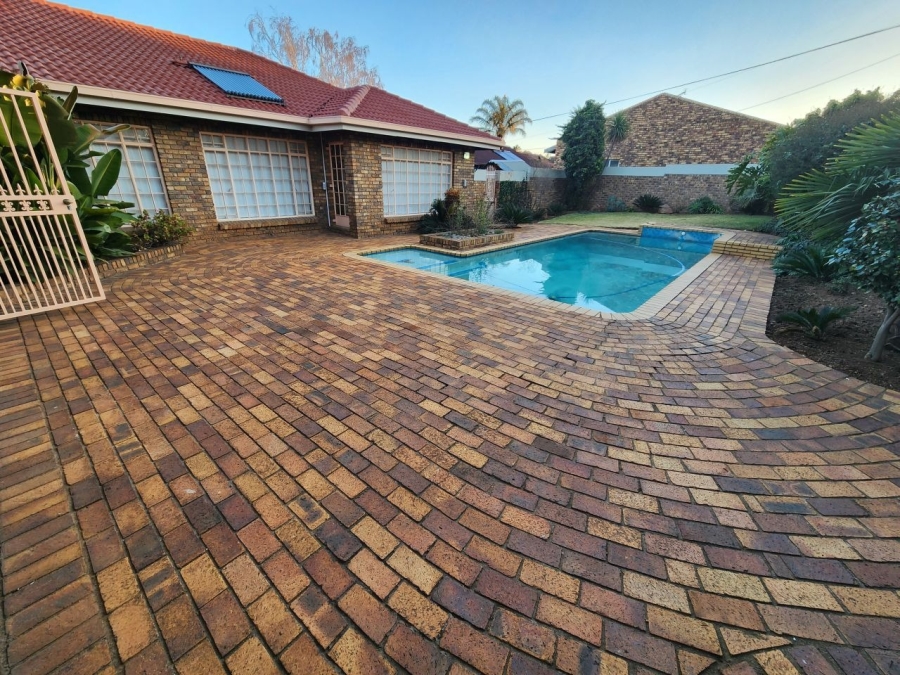 4 Bedroom Property for Sale in Bartlett Gauteng