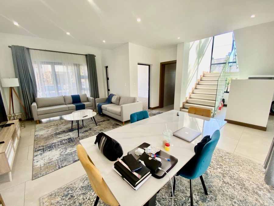 To Let 3 Bedroom Property for Rent in Sandown Gauteng