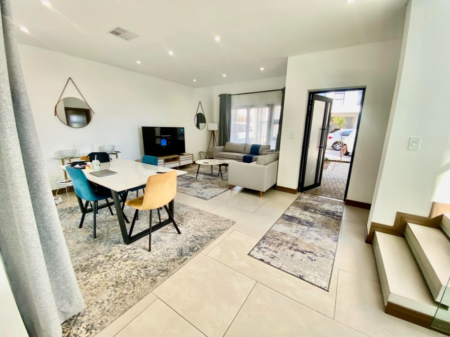 To Let 3 Bedroom Property for Rent in Sandown Gauteng