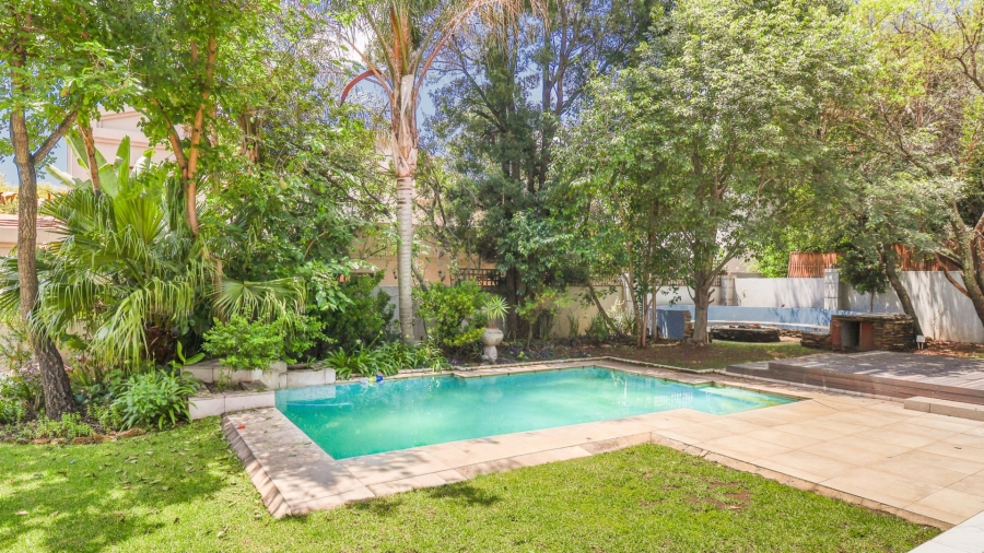5 Bedroom Property for Sale in Dainfern Golf Estate Gauteng