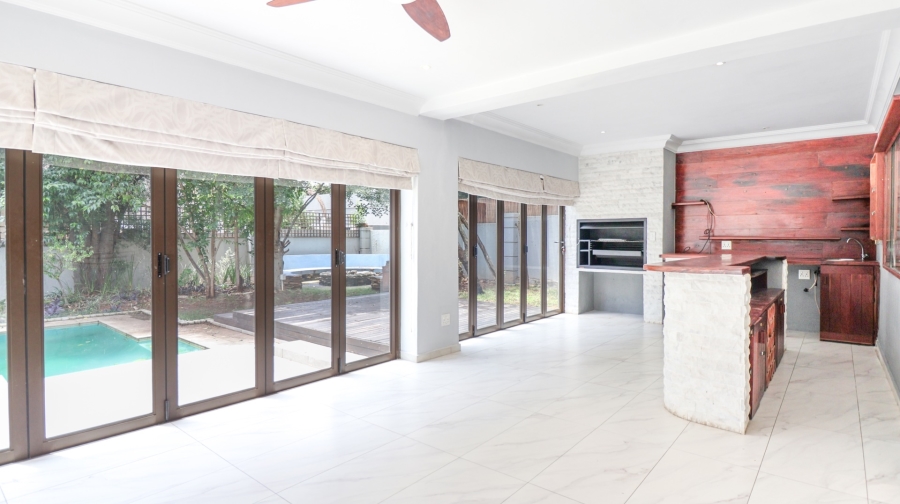 5 Bedroom Property for Sale in Dainfern Golf Estate Gauteng