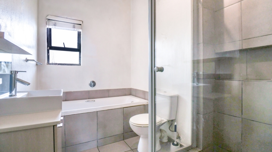 2 Bedroom Property for Sale in Beverley Gauteng